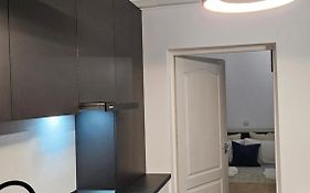 Studio Chic, Rezerva acum! Central, cafea, ceai, apa, parcare publica gratuita, baie cu cabina si cada